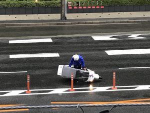 宅配ピザバイクが台風21号で飛ばされる動画！ドライバーは誰？会社は？