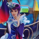 ディズニーハロウィン|青紫衣装の可愛い女性ダンサーは誰で名前は?