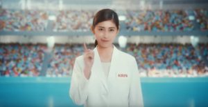 キリンプラズマ乳酸菌CMの白衣の女性の名前は?画像プロフ紹介!誰がビリヤード風に説明?